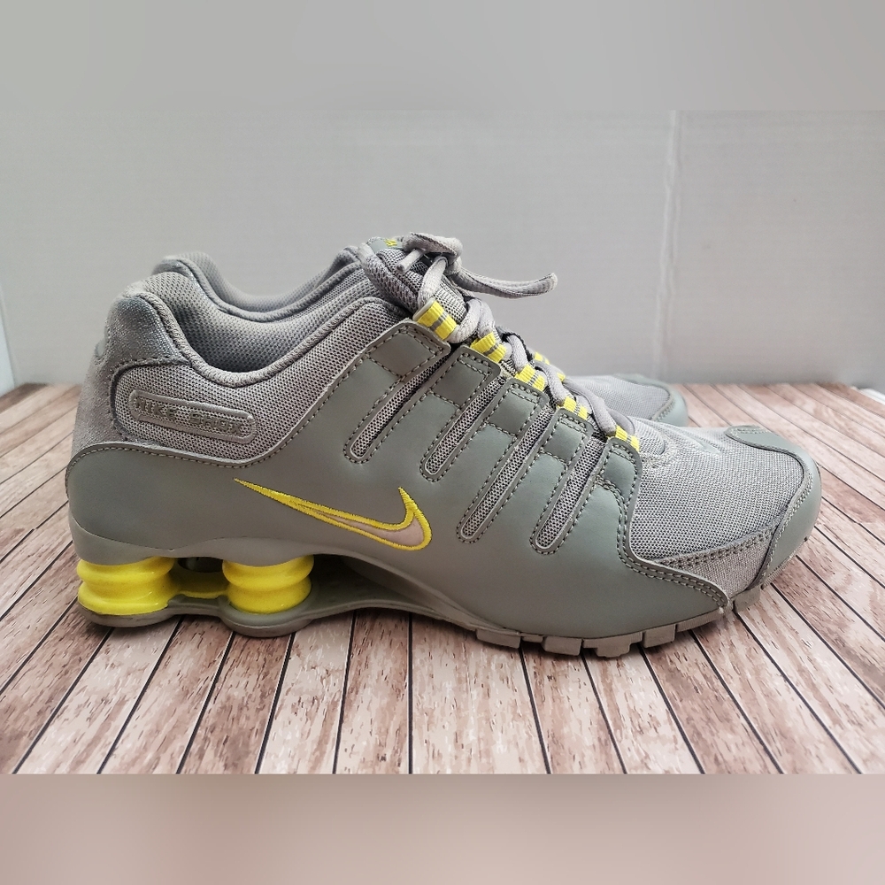 Women's Size 10 Nike Shox Grey And Yellow Athletic Shoes - Picture 7 of 9